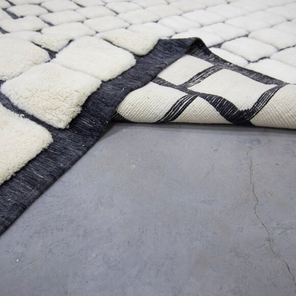 Handcrafted Moroccan Wool Rug - 10ftx8ft - Authentic & Unique - Picture 5 of 6